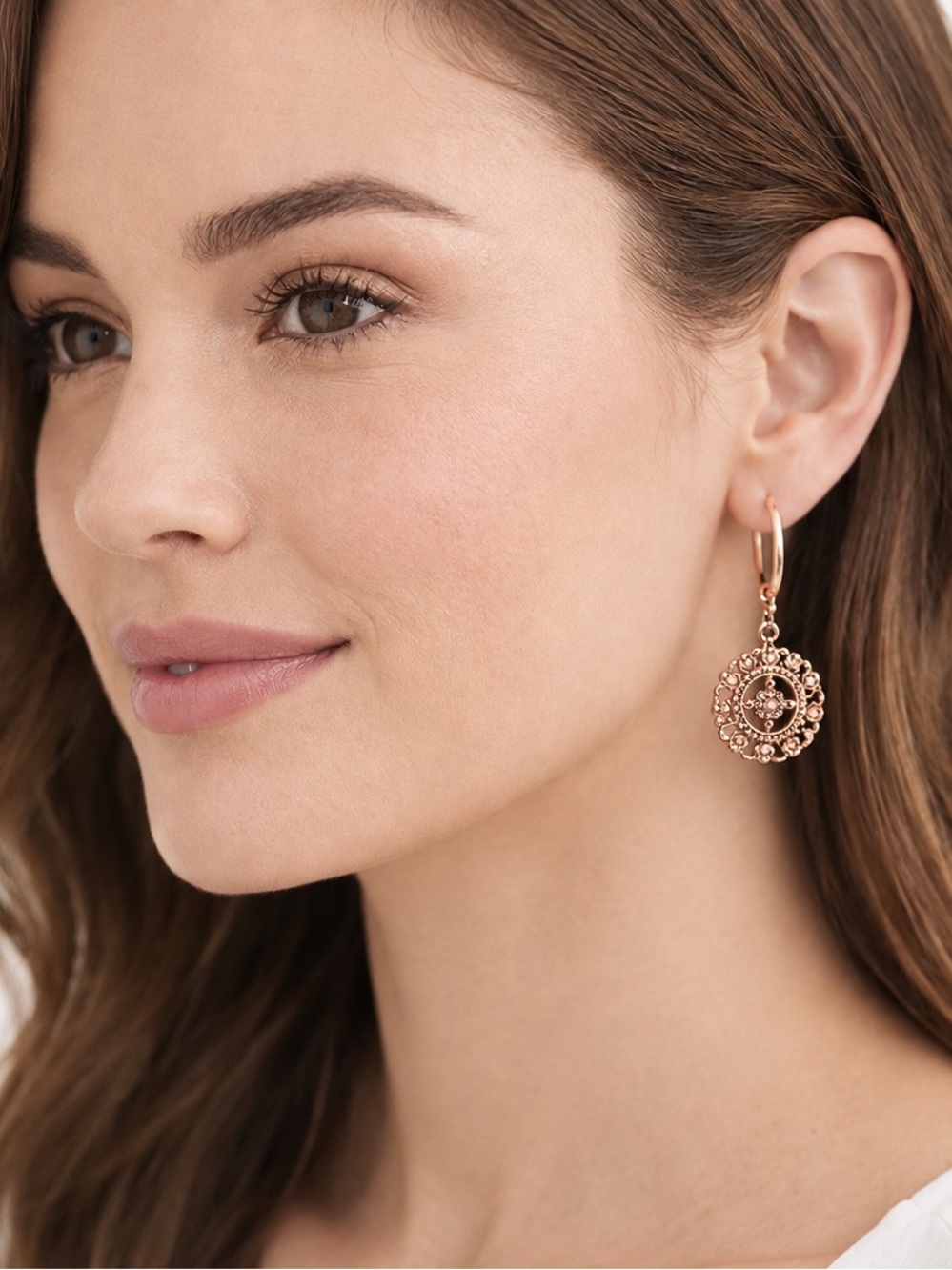 NWT LC Lauren Conrad Goldtone Floral Crystal Dangle Leverback Earrings
